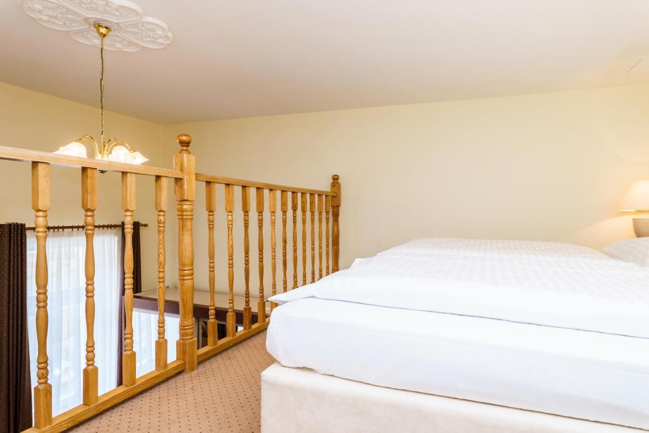 Anglicky Dvur 4* Karlovy Vary